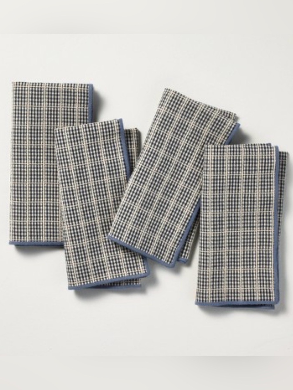 Hearth & Hand with Magnolia Set of 4 Plaid cloth napkins in Navy and White New